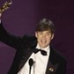 Cillian Murphy ze statuetką Oscara