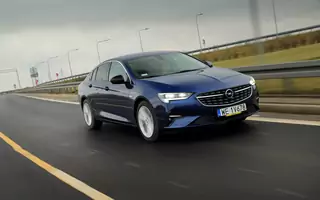 Opel Insignia – autostrada to jej żywioł