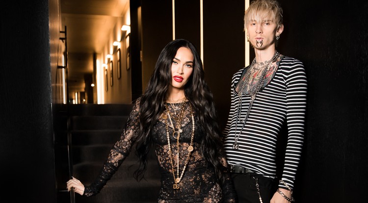 Megan Fox és Machine Gun Kelly a Dolce&Gabbana divatbemutatóján január 15-én