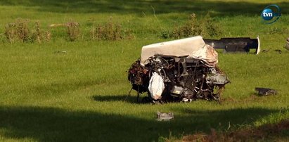 Porsche wypadło z drogi na Podlasiu i uderzyło w drzewo. Zginęły dwie osoby