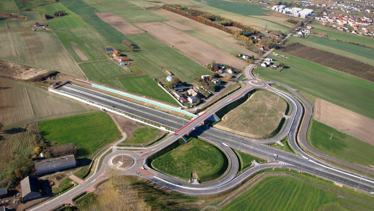 Zaraz po majowym weekendzie ruszy budowa brakującego ponad 5-kilometrowego odcinka zachodniej obwodnicy Poznania w ciągu drogi ekspresowej S11. Droga ma być gotowa w połowie przyszłego roku.