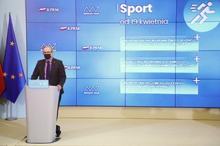 Kto może uzyskać certyfikat szczepienia? Minister zdrowia przeciw "paszportowi covidowemu"