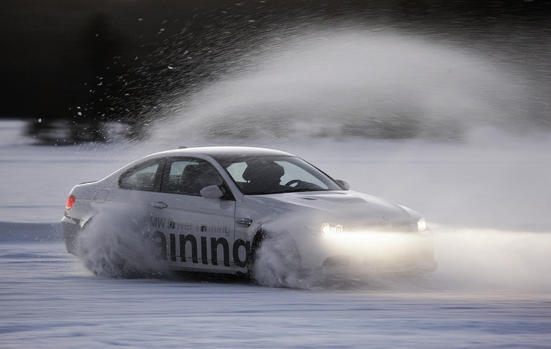 Mercedes i BMW szaleją na śniegu