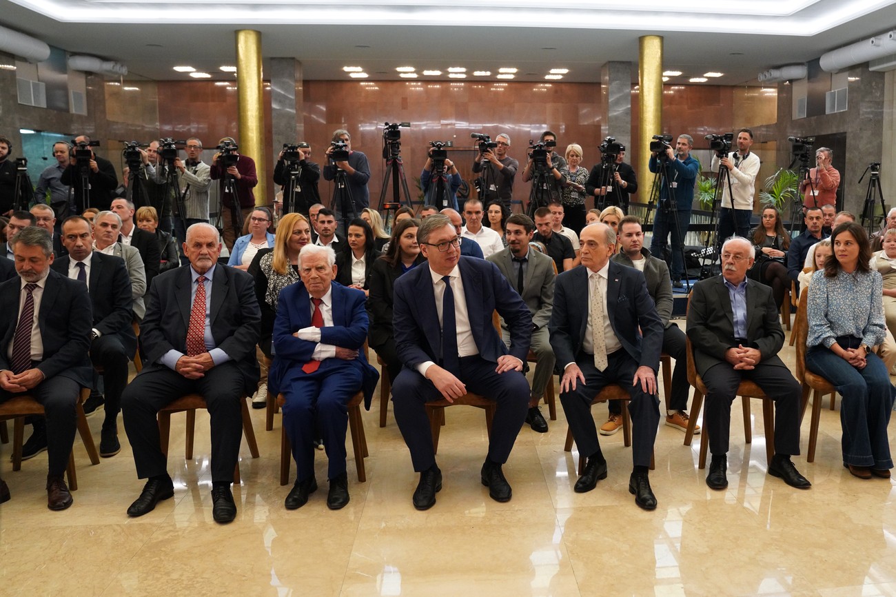 Najniža cena za dom 399.000 dinara, u toku potpisivanje 4.000 ugovora za sredstava za kupovinu kuća! Vučić: "Neka žive naša sela" (foto)