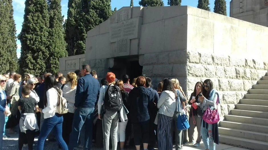 Zejtinlik, posetioci