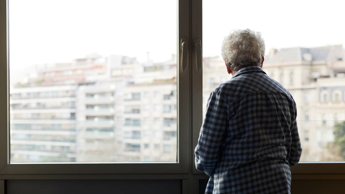 O bătrânică de 80 de ani a rămas fără 40.000 de euro după ce a fost păcălită de un cuplu, în Elveția: „Cea mai mare greșeală din viața mea”