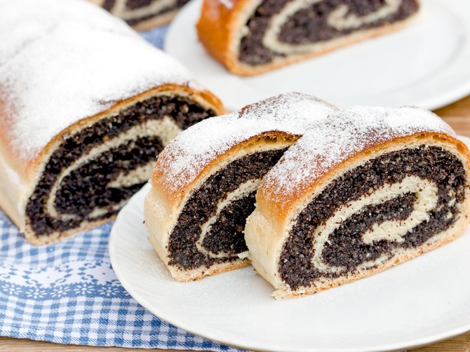 Posna štrudla sa makom - recept koji svima uspeva: Ovaj premaz obezbeđuje hrskavu koricu
