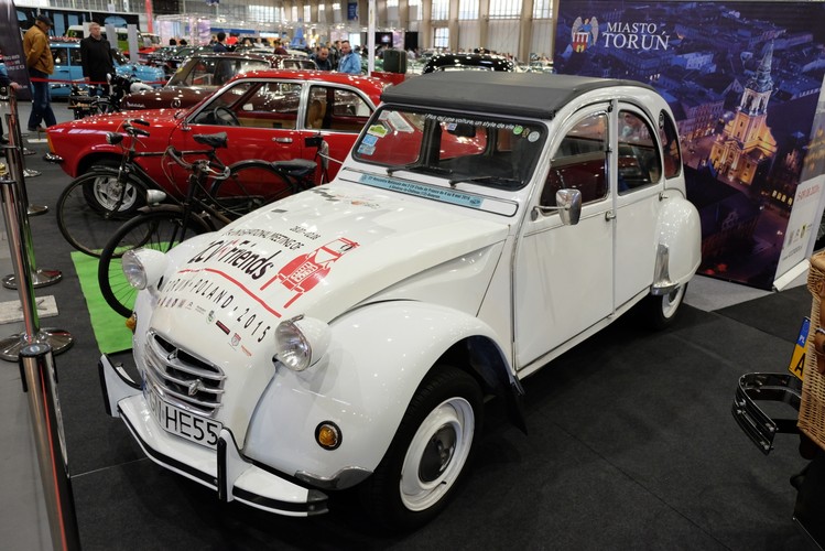 Targi Pojazdów Zabytkowych Retro Motor Show <br>fot. (zuz) PAP/Jakub Kaczmarczyk