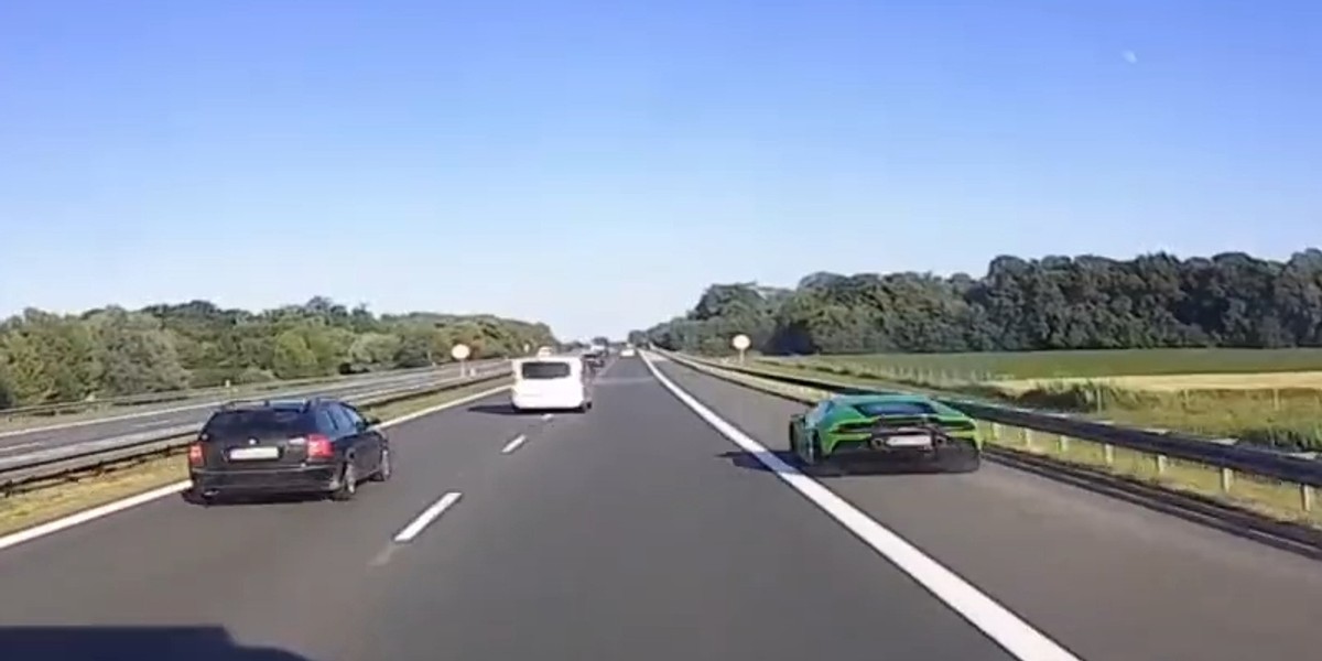 Pirat z zielonego lamborghini zatrzymany przez policję. 