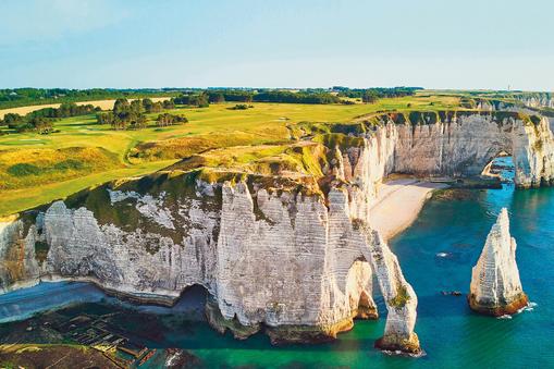 Étretat, najpiękniejsze białe klify w Europie, Normandia.