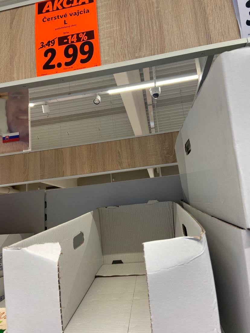 Silvia si chcela kúpiť zlacnené vajcia, mala však už smolu. 
