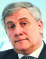 Antonio Tajani wiceprzewodniczący KE odpowiedzialny za przemysł i przedsiębiorczość bloomberg