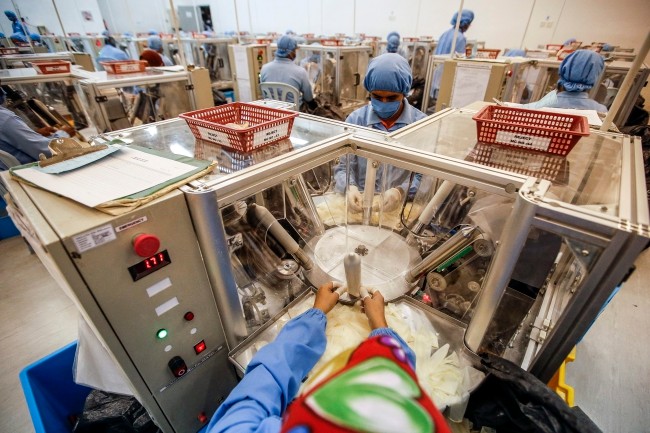 Z wizytą w fabryce prezerwatyw