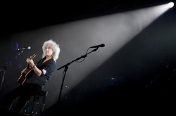 Queen znów z Freddiem Mercurym. "Muzyka jest świetna"