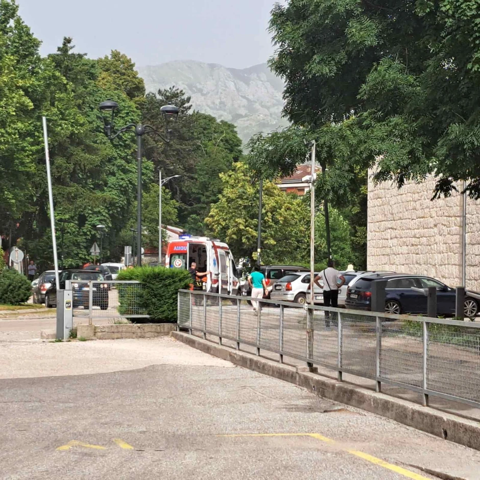 Hitna pomoć na mestu eksplozije na Cetinju