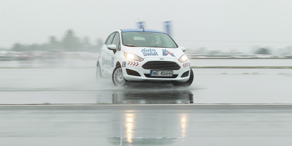 Naucz się unikać wypadku z Akademią Auto Świat