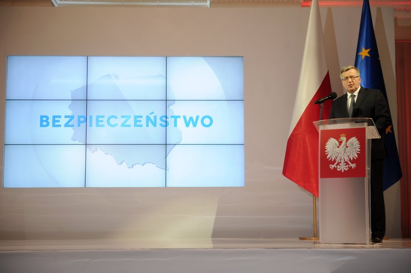 Dzieci pomagają Bronisławowi Komorowskiemu w kampanii