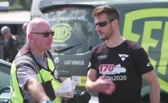 Brytyjski kolarz ustanowił nowy rekord prędkości. Rozpędził się do 280 km/h [WIDEO]