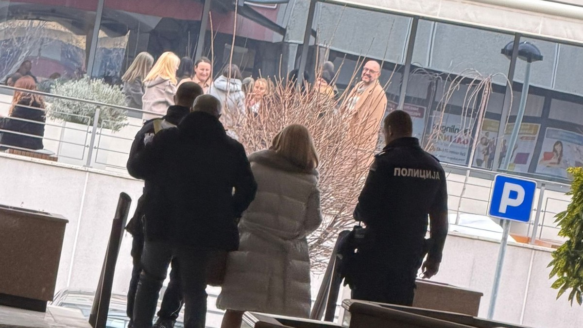 Izvršitelji i policija bili u stan Čede Jovanovića