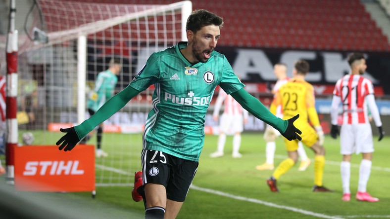 Pko Ekstraklasa Cracovia Legia Mistrzowie Liderem Tabeli Pilka Nozna
