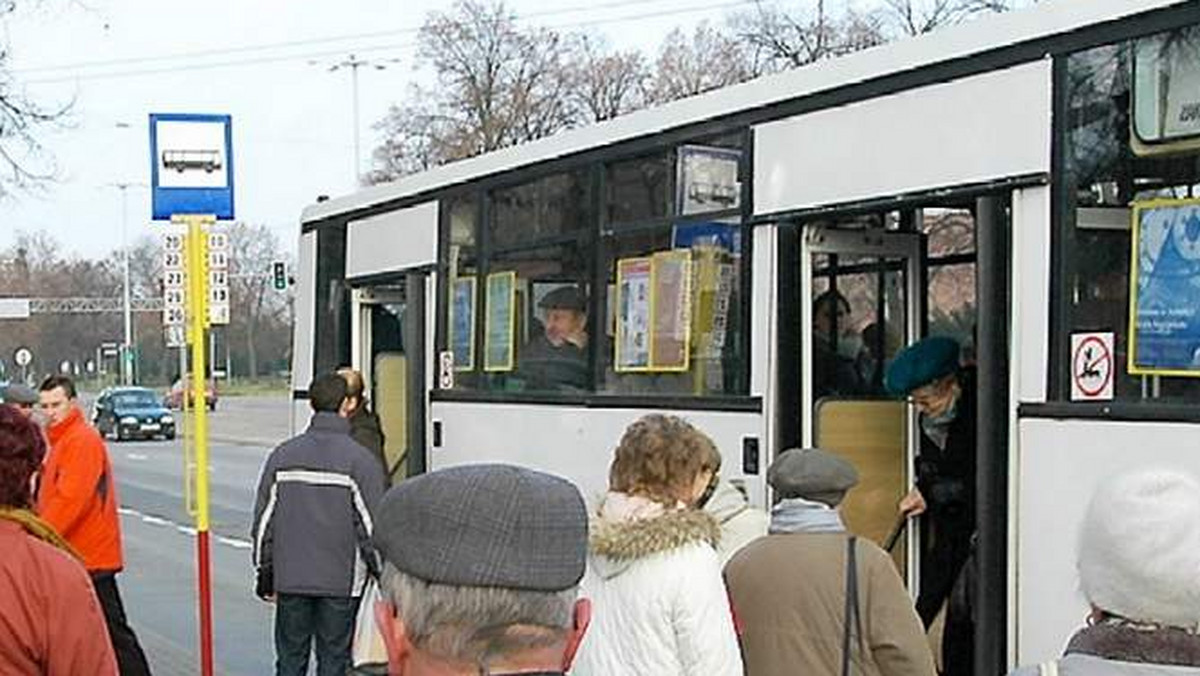 Kolejne podwyżki od nowego roku. Prezydent Torunia Michał Zaleski zamierza podnieść ceny biletów MZK, podatki od nieruchomości oraz środków transportu. Nawet turyści zapłacą daninę.