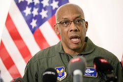 Generał Brown sugeruje, że Ukraina otrzyma zachodnie myśliwce. "To będzie coś nierosyjskiego"