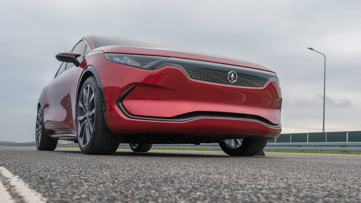 Izera. Auta jeszcze nie ma, ale spółka, która ją buduje, wydaje miliony ...