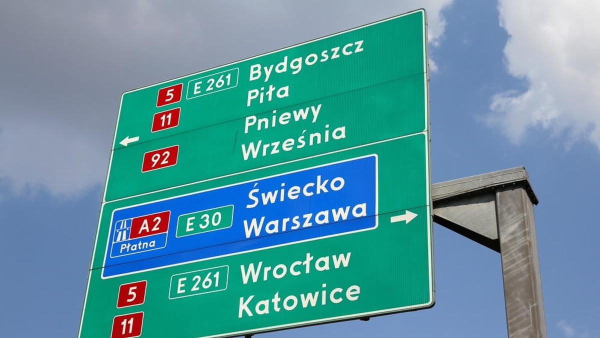 Do końca roku wykonawca ma zakończyć prace na budowie brakującego fragmentu zachodniej obwodnicy Poznania. Początkowo planowano, że inwestycja łącząca autostradę A2 z drogą krajową nr 11 będzie gotowa na Euro 2012.