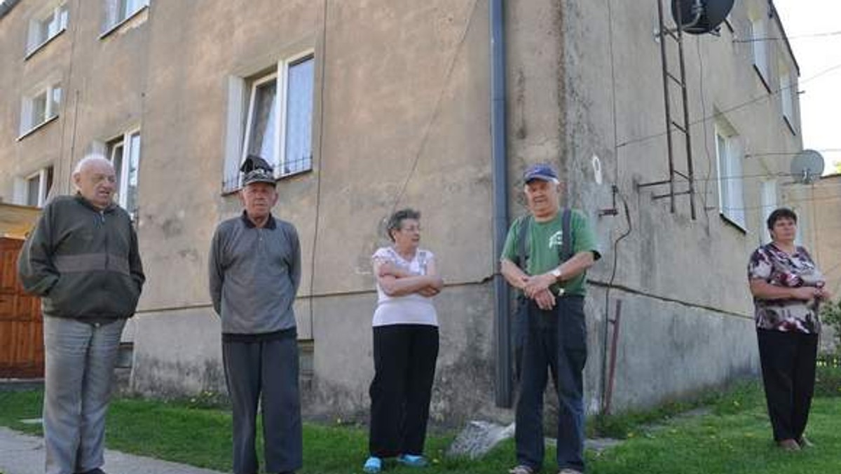 Nie cichną echa akcji Przedsiębiorstwa Wodociągów i Kanalizacji, które odcięło dostawy wody mieszkańcom wielu budynków wielorodzinnych na terenie powiatu szczecineckiego.