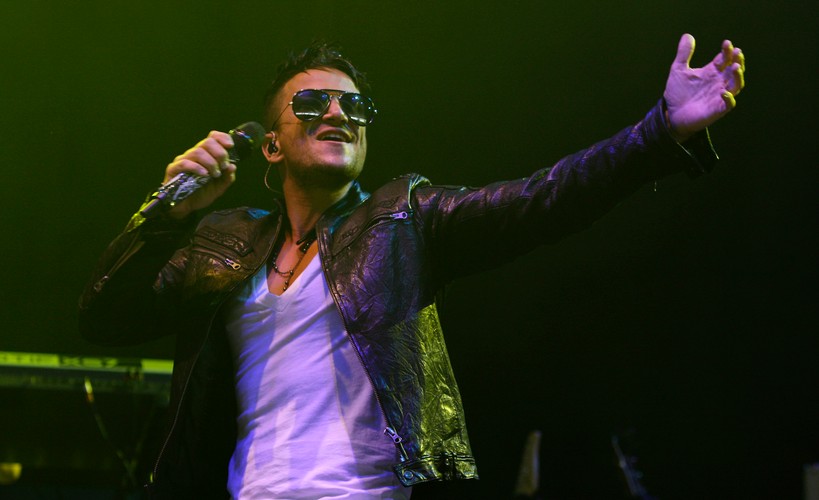 Peter André podczas występu na V Music Festival in Chelmsford w 2010 roku