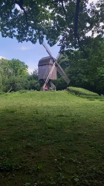 &quot;Tutaj stare budynki gospodarcze są pięknie odnowione, a teren wokół nich zadbany&quot;