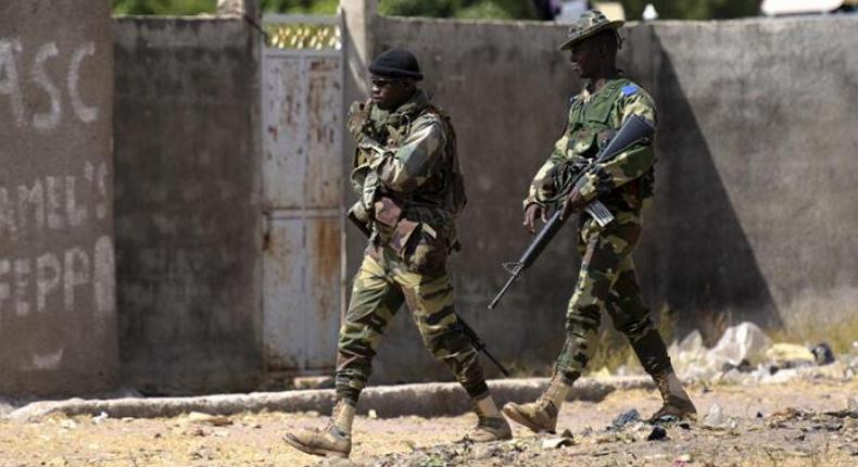 Des soldats sénégalais en patrouille