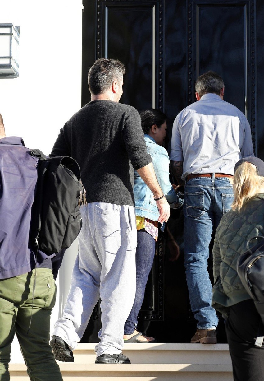 Sajmon se vraća iz bolnice nakon nedavnog pada