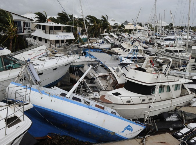 Krajobraz po cyklonie - Port Hinchinbrook w Cardwell