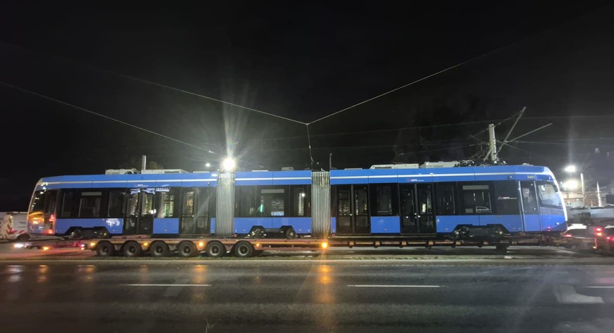 PESA przyjechała nocą, aby nie utrudniać ruchu