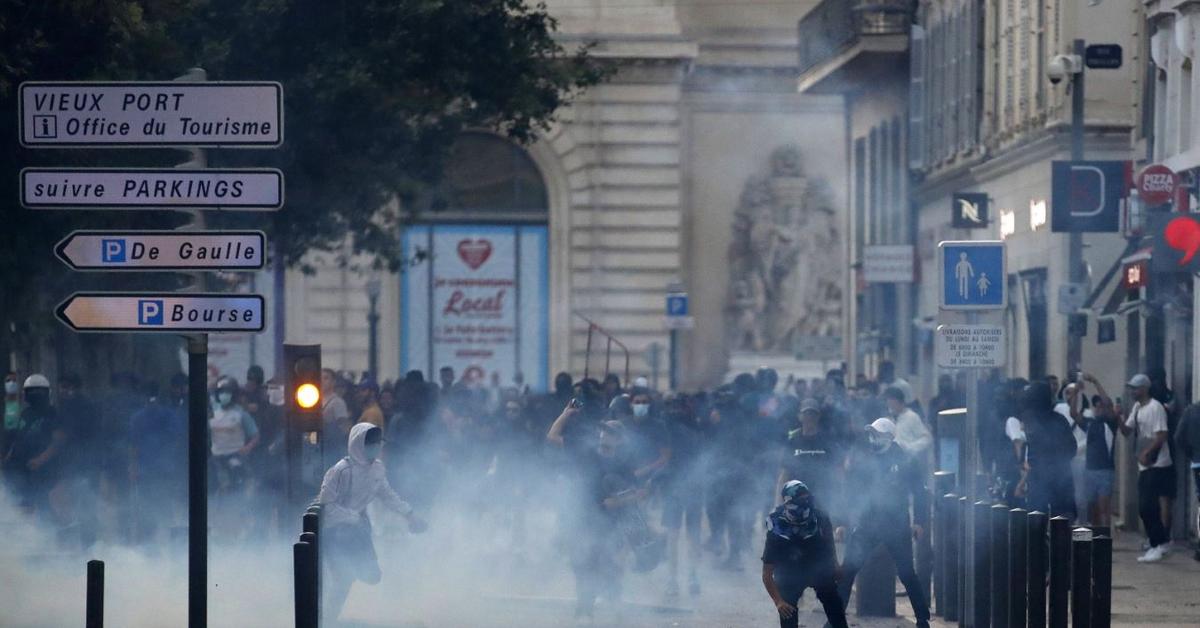 Émeutes en France.  La grand-mère de Nahel, abattue, a appelé à la fin des émeutes