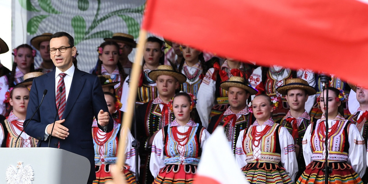 Premier Mateusz Morawiecki przemawiał na ogólnopolskim święcie "Wdzięczni polskiej wsi" w Wąwolnicy na Lubelszczyźnie
