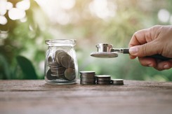 Zasiłek chorobowy w 2025. Jak długo ZUS wypłaca świadczenie i ile wynosi?