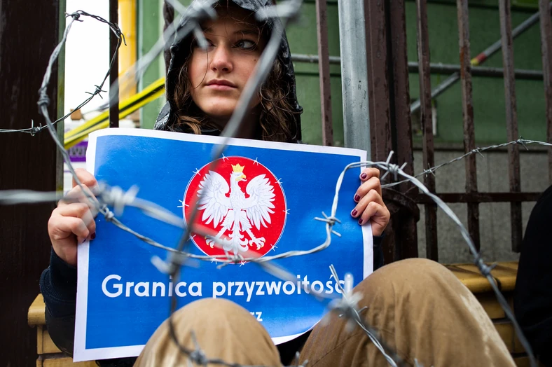 Demonstracja w obronie uchodźców w Usnarzu Górnym przed dowództwem Straży Granicznej w Warszawie, sierpień 2021 r.