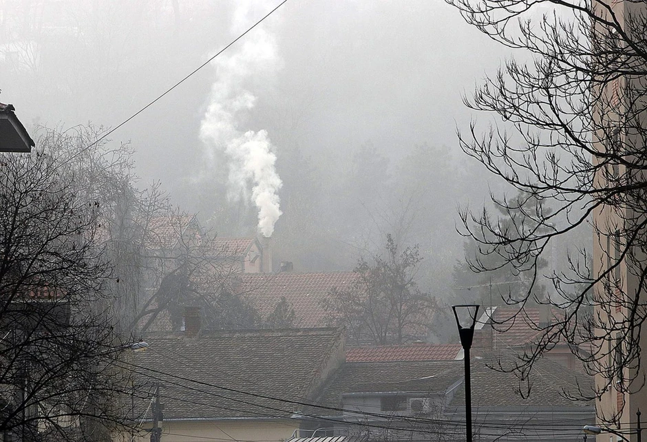 Odsustvo vetra i temperaturna inverzija doveli su do ekstremnih vrednosti zagađenja vazduha