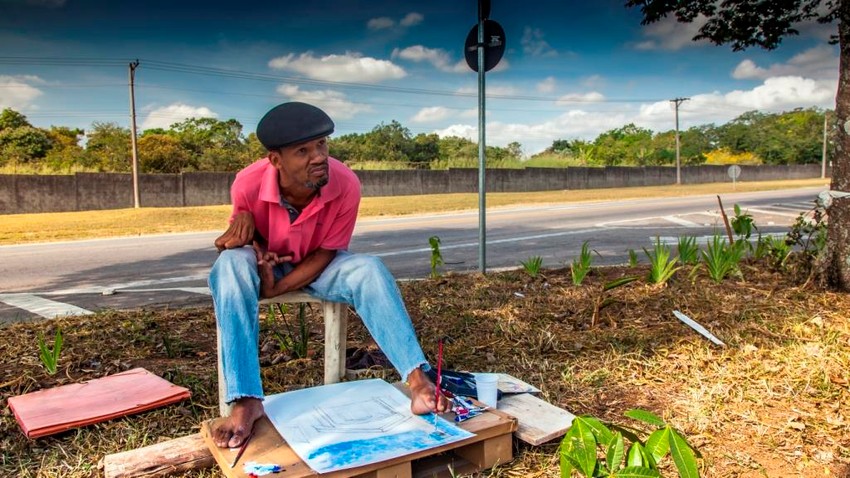 Sve svoja dela Markos Santos stvara samo levim stopalom, s obzirom da od rođenja, zbog cerebralne paralize, ne koristi ruke