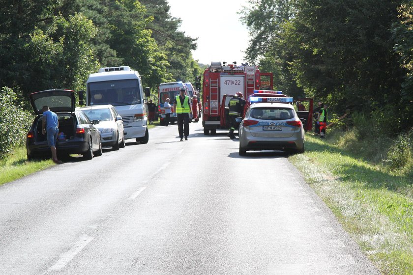 Wypadek busa pod Kołobrzegiem. Nikt nie przeżył!