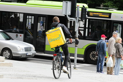 Glovo dowiezie również alkohol. Na razie w jednym polskim mieście