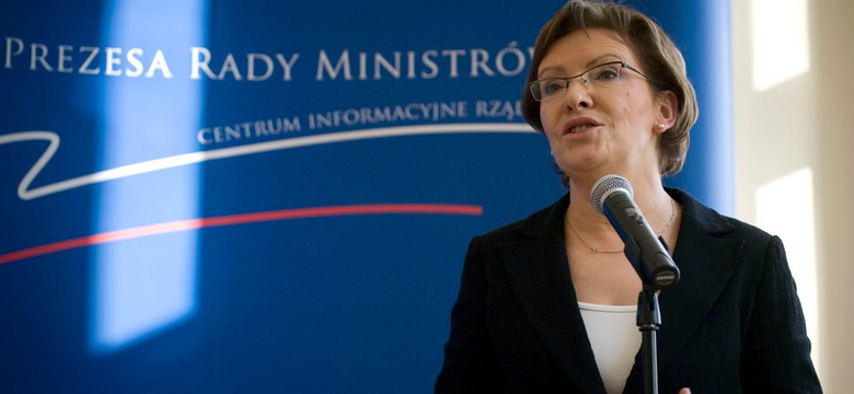 Minister Kopacz blokuje kontrakty ze szpitalami