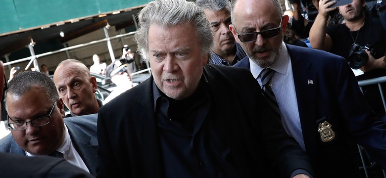 Steve Bannon oskarżony o pranie pieniędzy i spisek