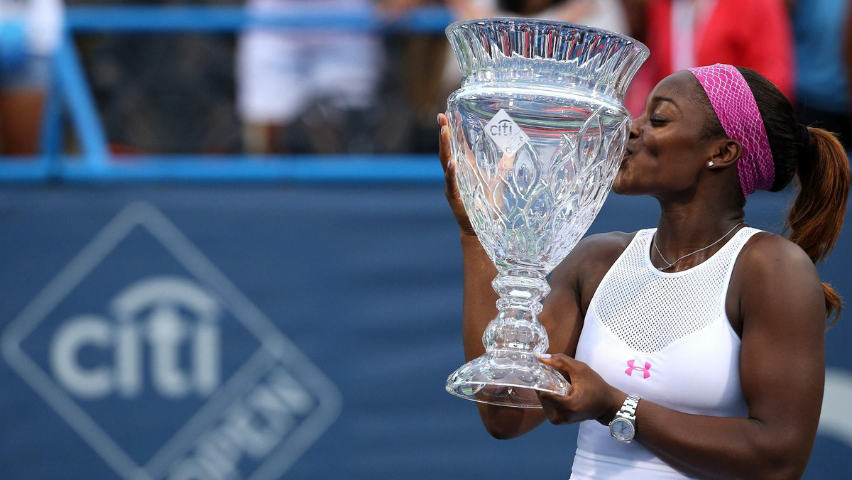 Amerykańska 22-latka od kilku sezonów jest typowana na przyszłą gwiazdę. Sloane Stephens bardzo dobre występy w imprezach wielkoszlemowych przeplatała jednak ze słabymi w normalnych turniejach rangi WTA. Teraz jednak przyszedł czas na pierwsze zwycięstwo. 29. obecnie tenisistka rankingu wygrała imprezę Citi Open w Waszyngtonie. W finale pewnie pokonała Rosjankę Anastazję Pawliuczenkową 6:1, 6:2.