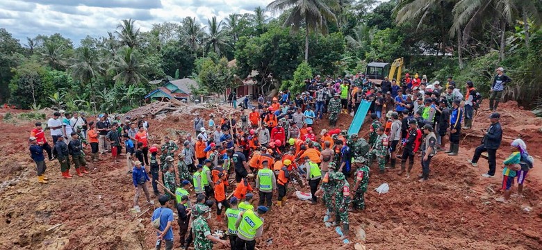 Dramat w Indonezji. Osunięcie ziemi zabiło co najmniej sześć osób