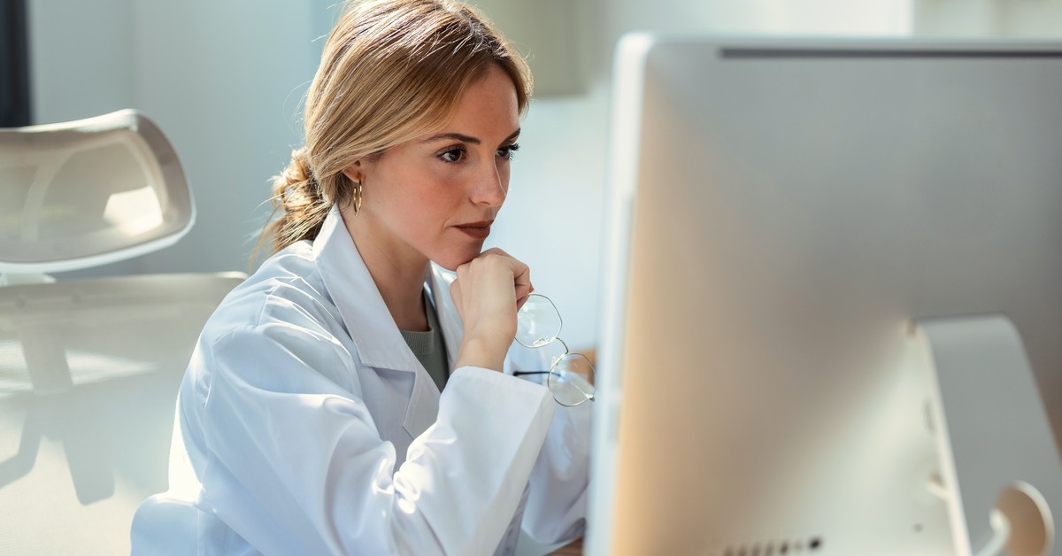 Ponad trzydziestu przyszłych lekarzy otrzyma duże stypendia. Opolski samorząd stawia na rozwój