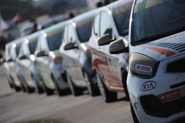 Kia Lotos Race