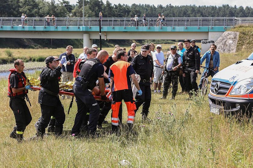 Babcia z wnuczką wpadły do Dunajca. Akcja ratunkowa